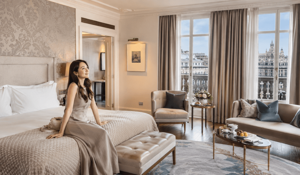 Features and Benefits of 5-Star Hotels Near Casa Milà
