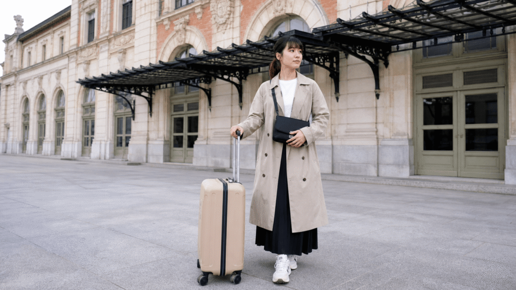 Keep an eye on your luggage and valuables in front of the station.