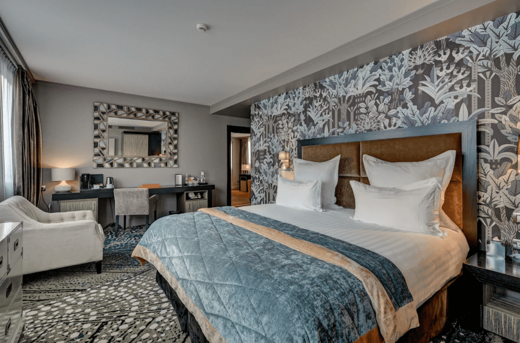 The One Alma Paris
